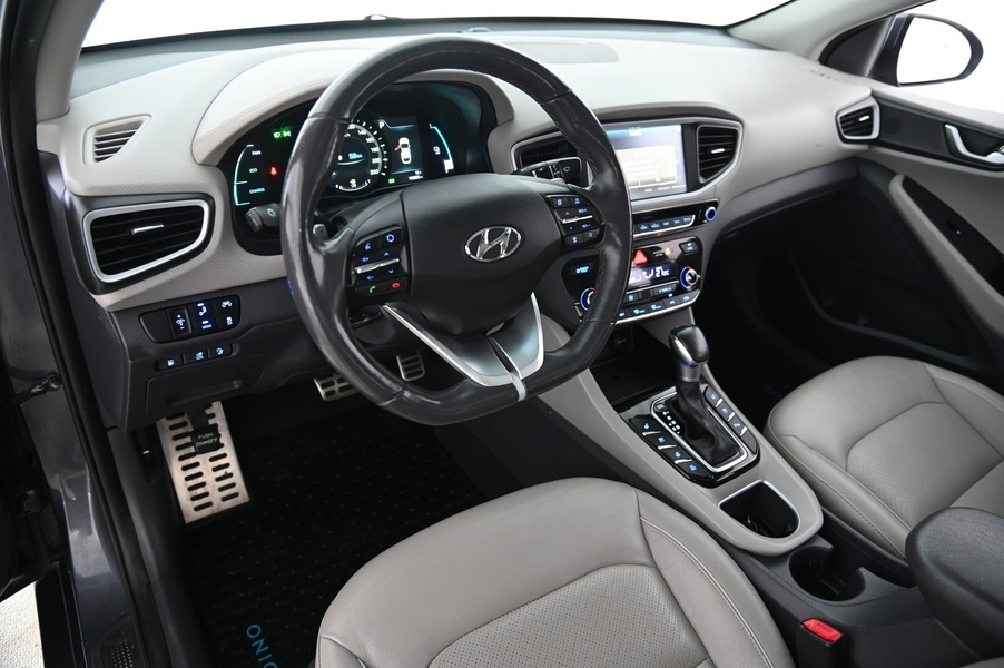 Hyundai IONIQ plug-in vaihtoauto