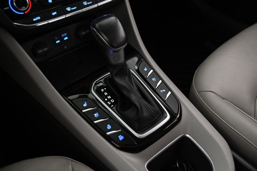 Hyundai IONIQ plug-in vaihtoauto