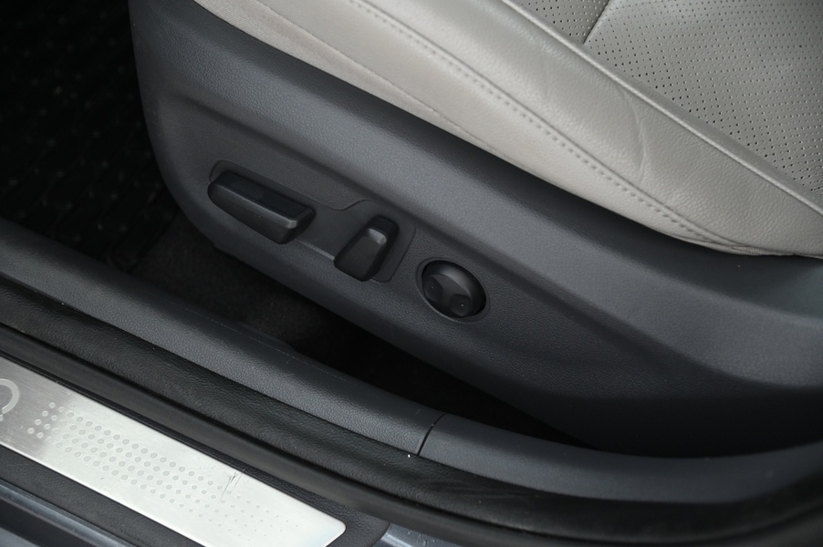 Hyundai IONIQ plug-in vaihtoauto