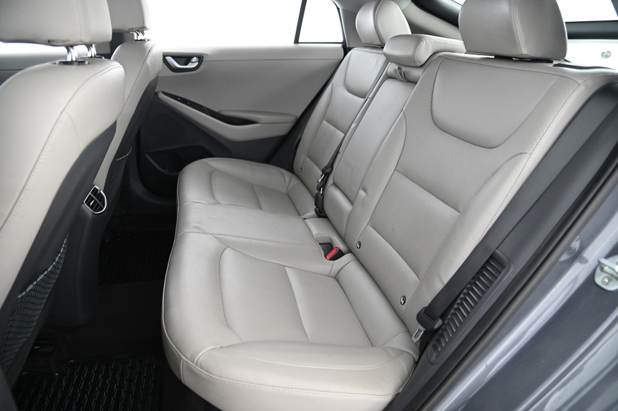 Hyundai IONIQ plug-in vaihtoauto