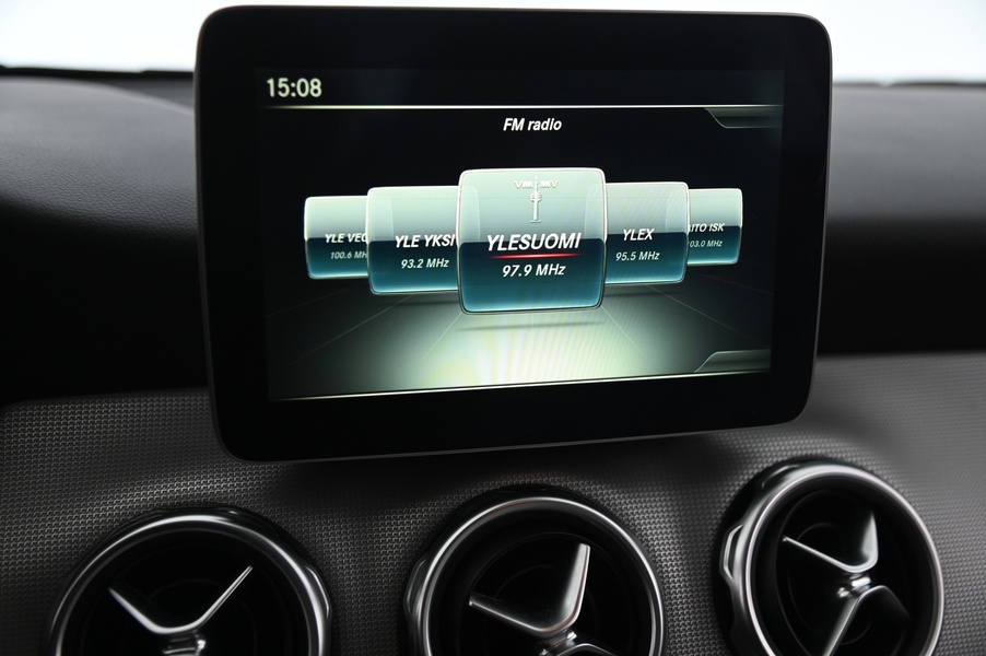 Mercedes-Benz GLA vaihtoauto