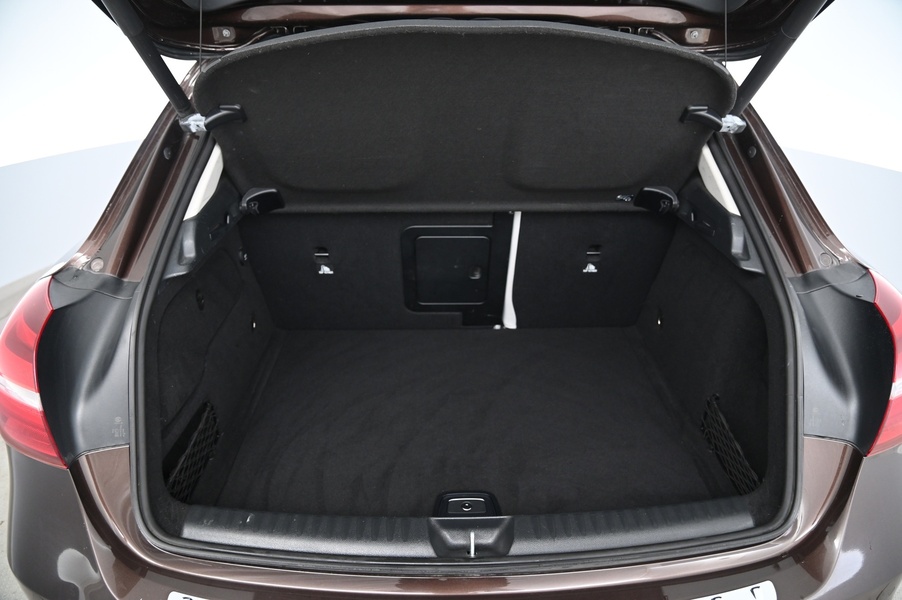 Mercedes-Benz GLA vaihtoauto