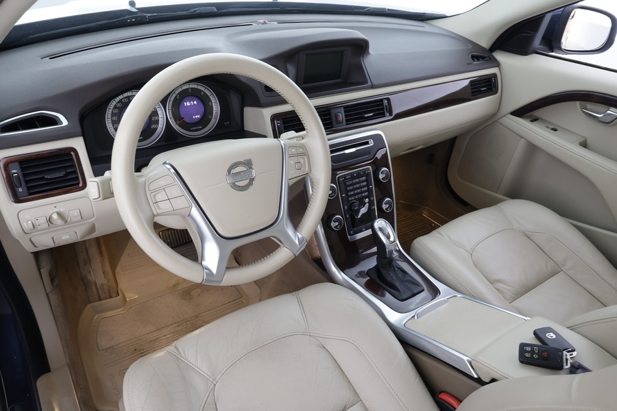 Volvo V70 vaihtoauto