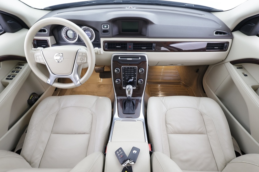 Volvo V70 vaihtoauto