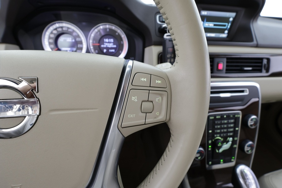 Volvo V70 vaihtoauto