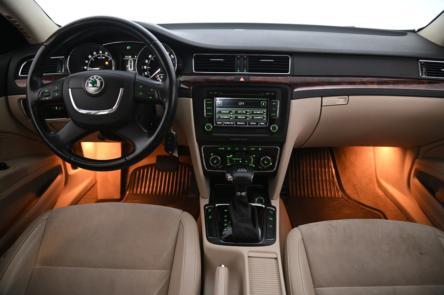 Skoda Superb vaihtoauto