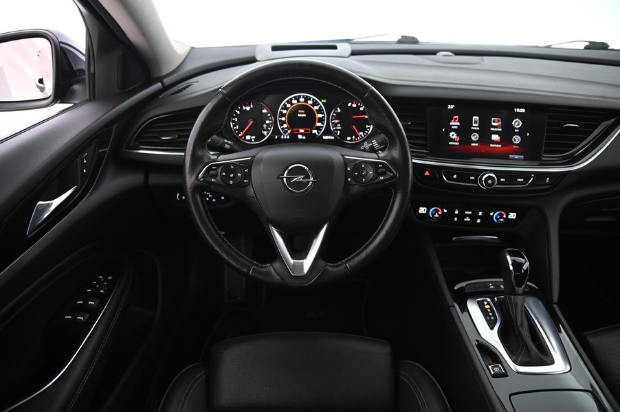 Opel Insignia vaihtoauto