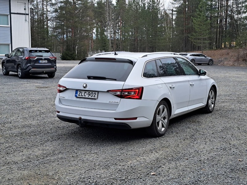 Skoda Superb vaihtoauto