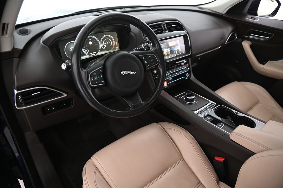 Jaguar F-PACE vaihtoauto