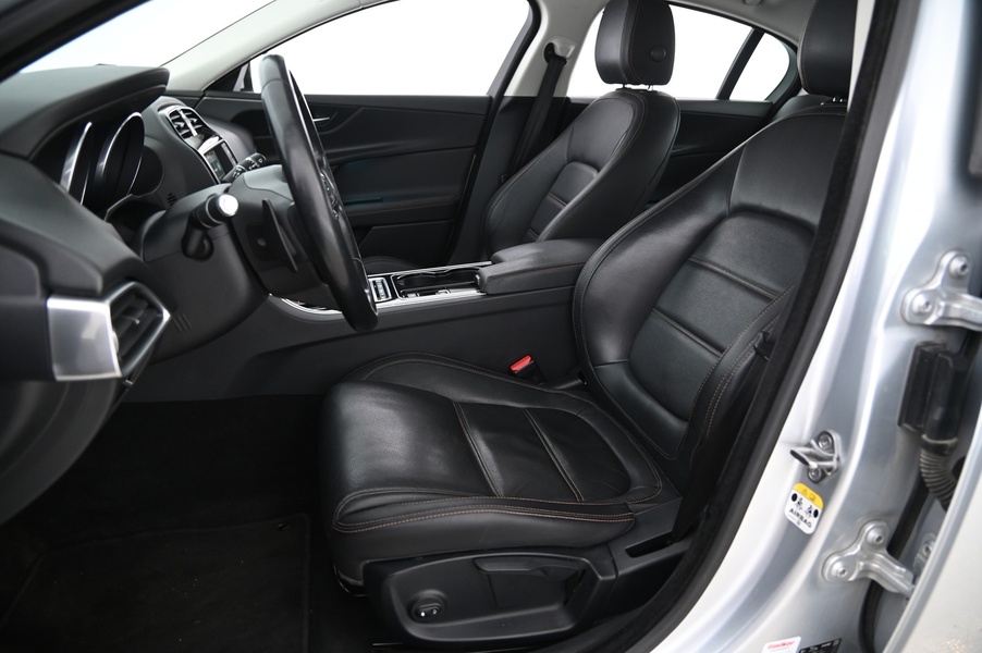 Jaguar XE vaihtoauto