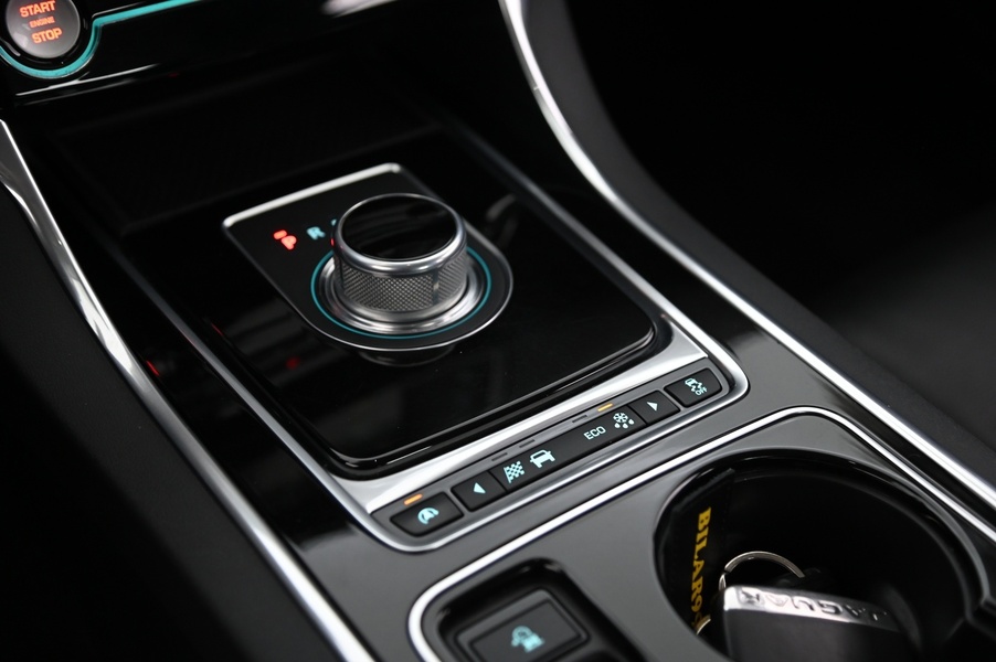 Jaguar XE vaihtoauto