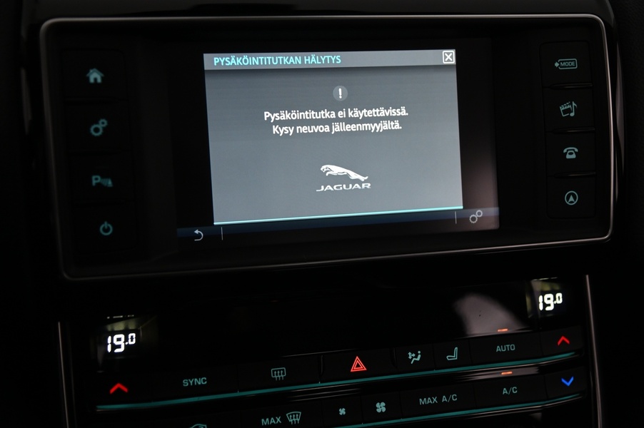 Jaguar XE vaihtoauto