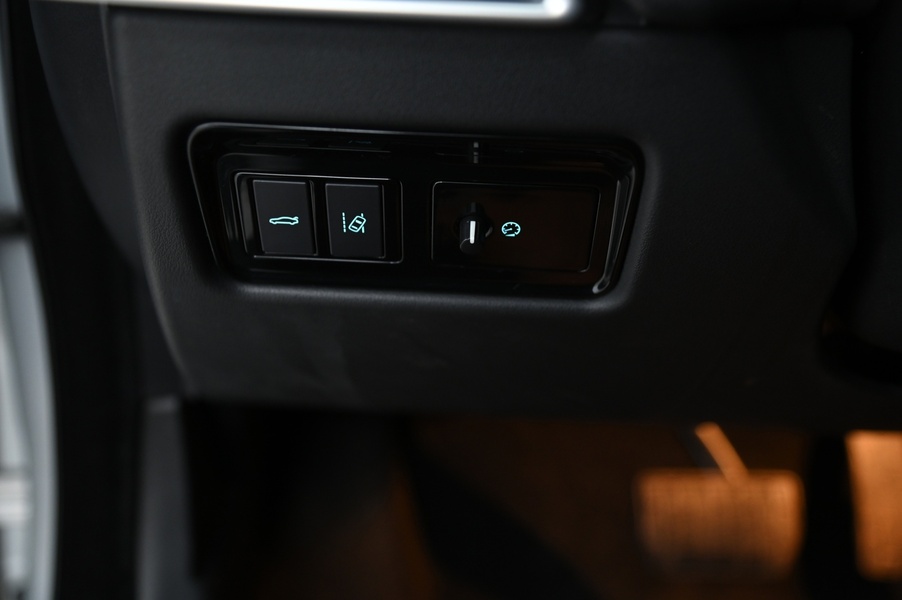 Jaguar XE vaihtoauto