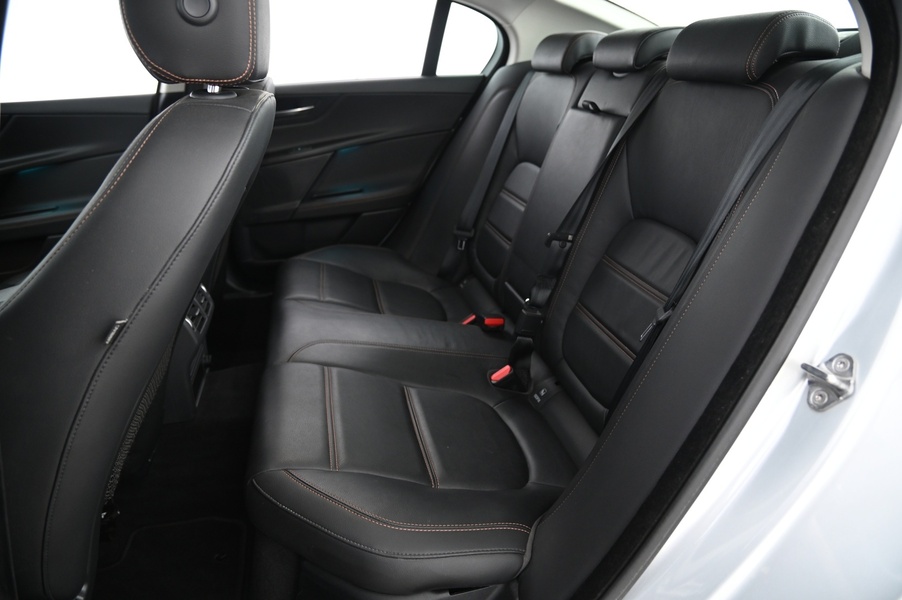 Jaguar XE vaihtoauto