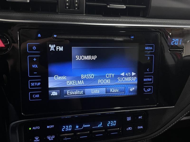 Toyota Auris vaihtoauto