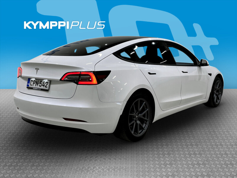 Tesla Model 3 vaihtoauto