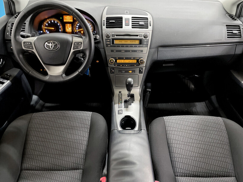 Toyota Avensis vaihtoauto