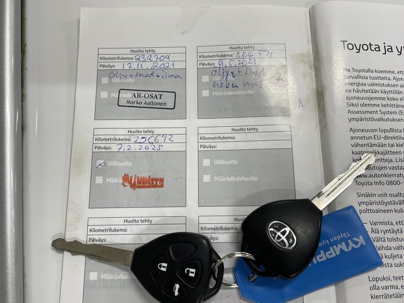 Toyota Avensis vaihtoauto