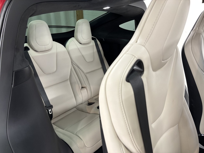 Tesla Model X vaihtoauto