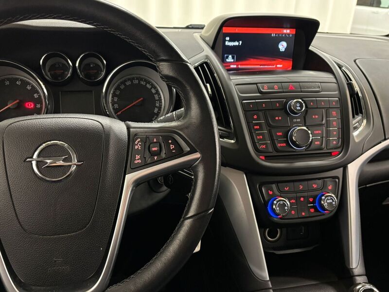 Opel Zafira Tourer vaihtoauto