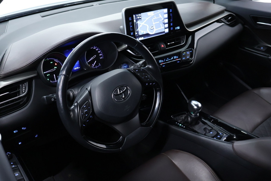 Toyota C-HR vaihtoauto