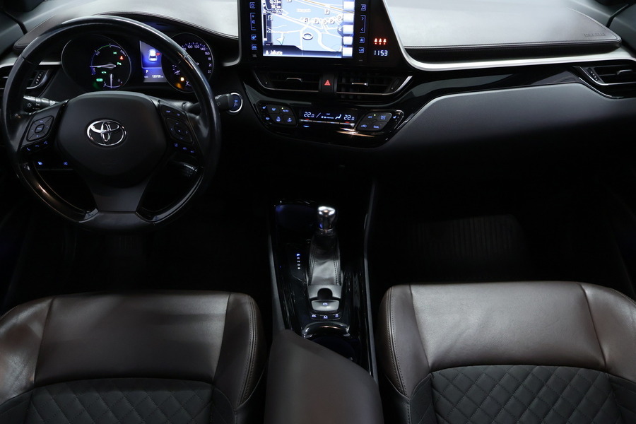 Toyota C-HR vaihtoauto