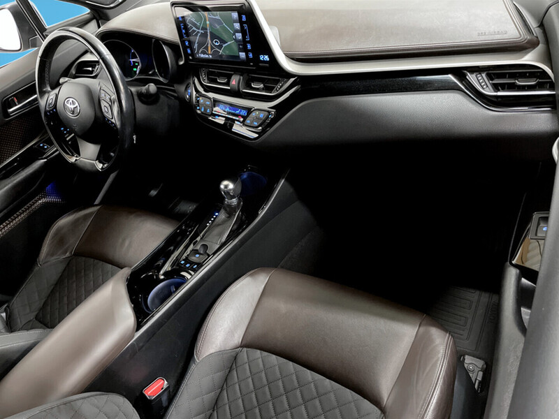 Toyota C-HR vaihtoauto