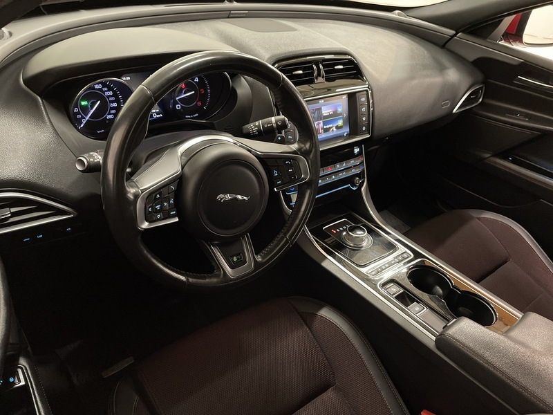 Jaguar XE vaihtoauto