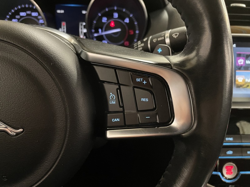 Jaguar XE vaihtoauto