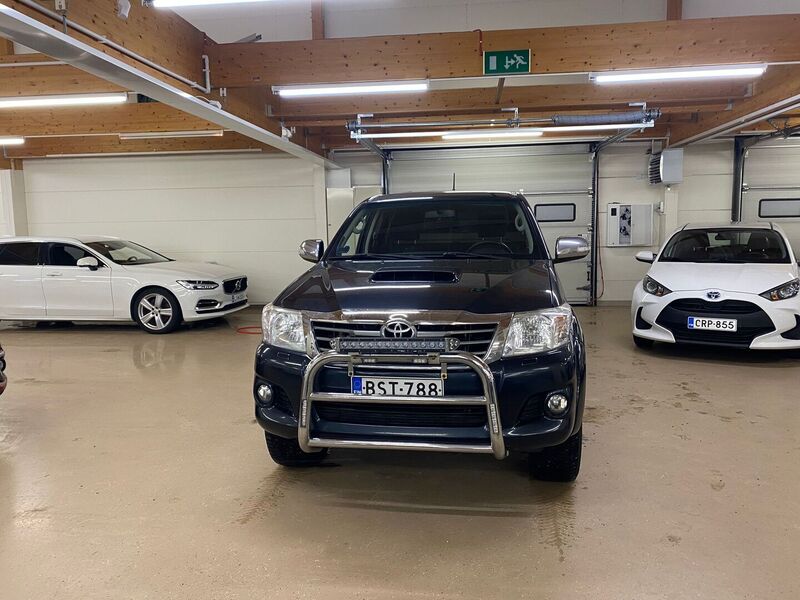 Toyota Hilux vaihtoauto