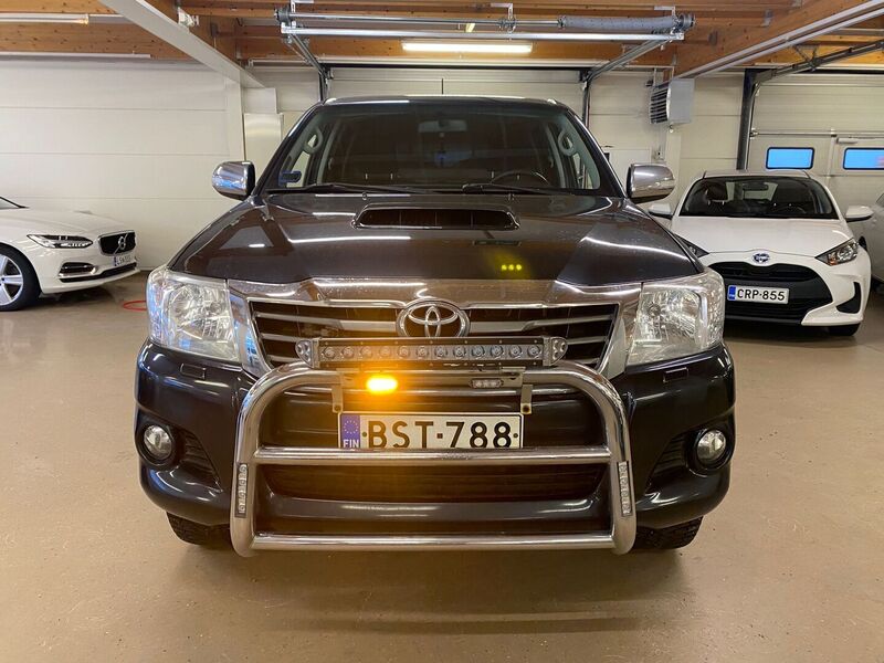 Toyota Hilux vaihtoauto