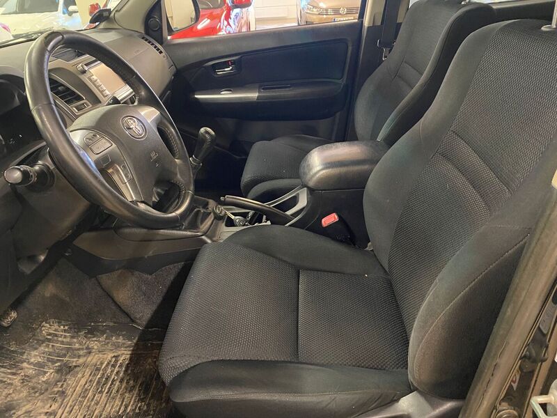 Toyota Hilux vaihtoauto