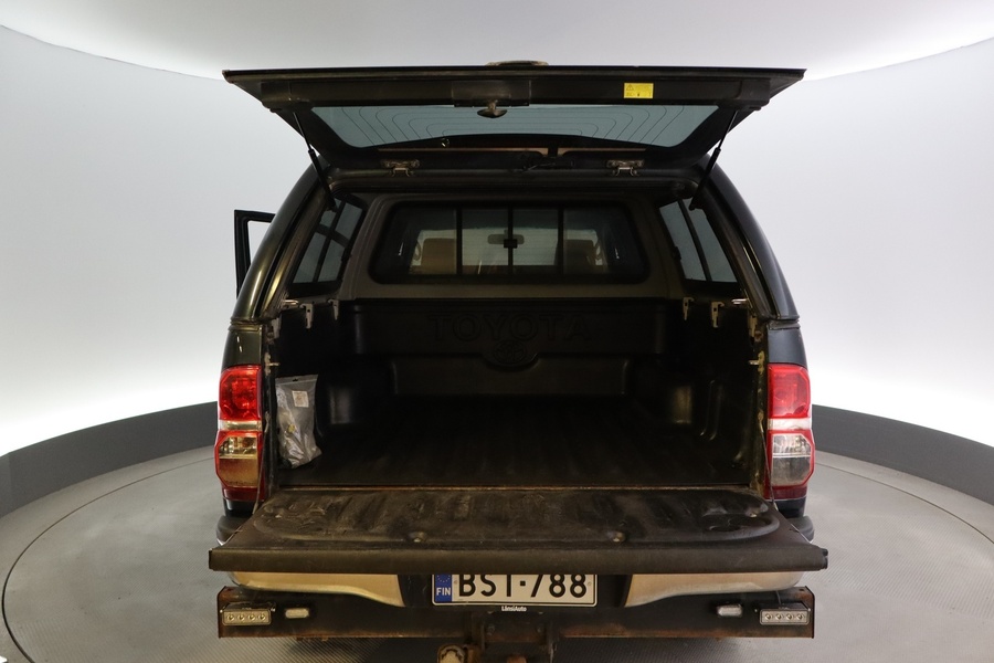 Toyota Hilux vaihtoauto