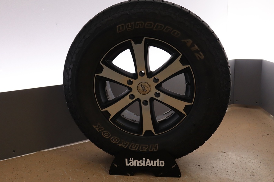 Toyota Hilux vaihtoauto