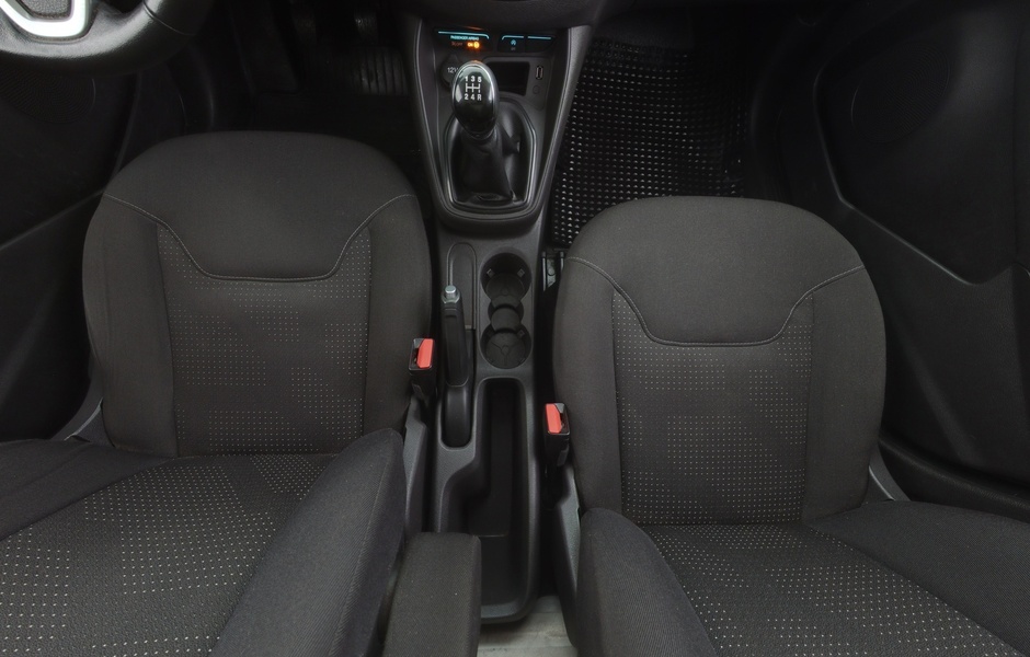 Ford Transit Courier vaihtoauto