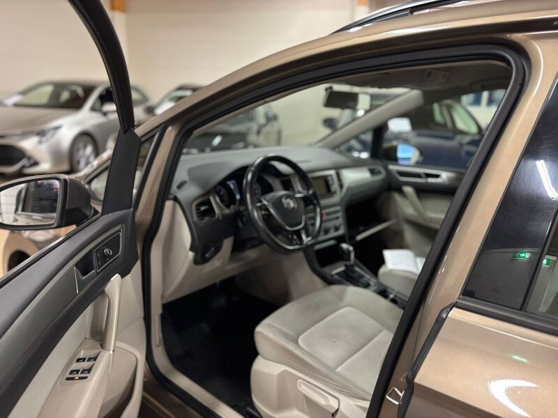 Volkswagen Golf Sportsvan vaihtoauto