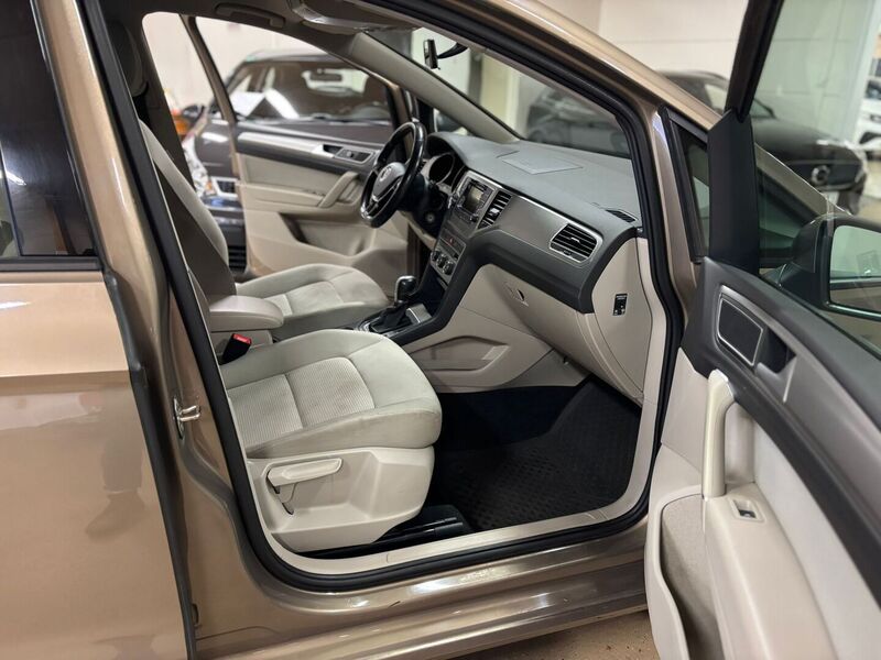 Volkswagen Golf Sportsvan vaihtoauto