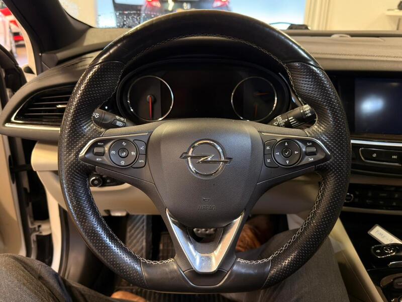 Opel Insignia vaihtoauto