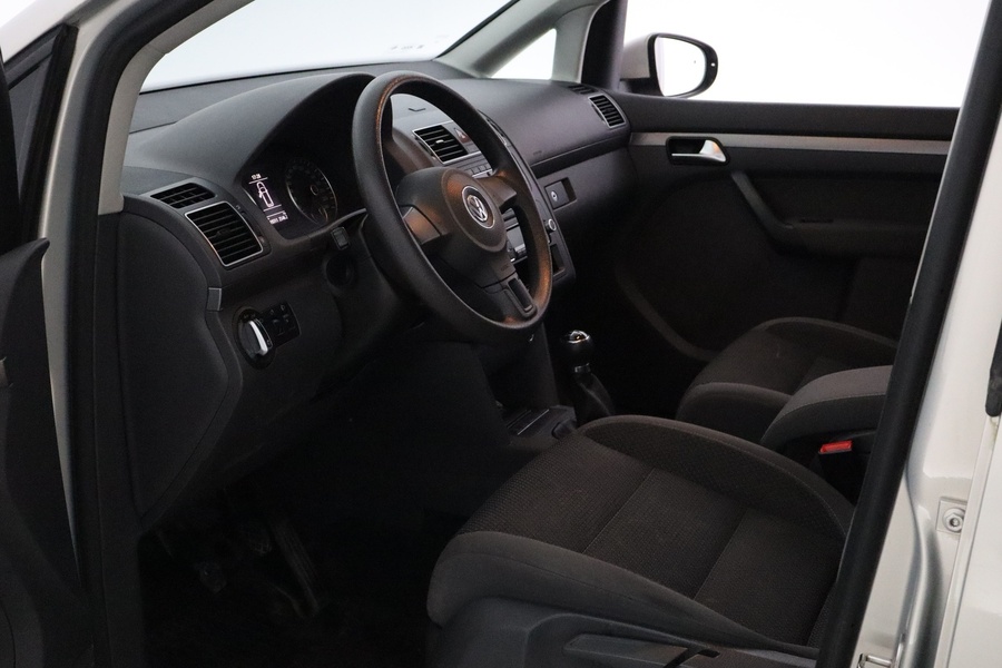 Volkswagen Touran vaihtoauto