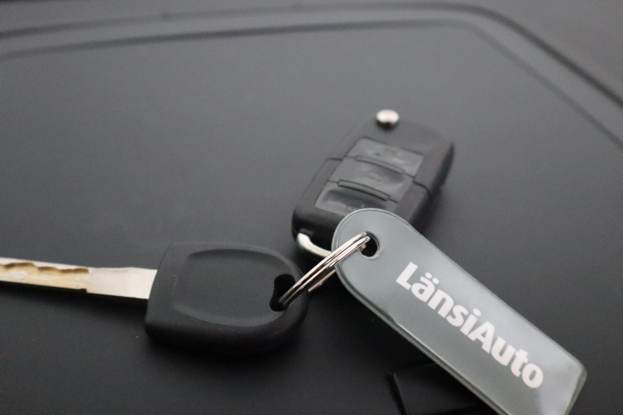 Volkswagen Touran vaihtoauto