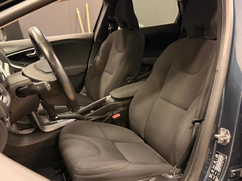 Volvo V40 Cross Country vaihtoauto