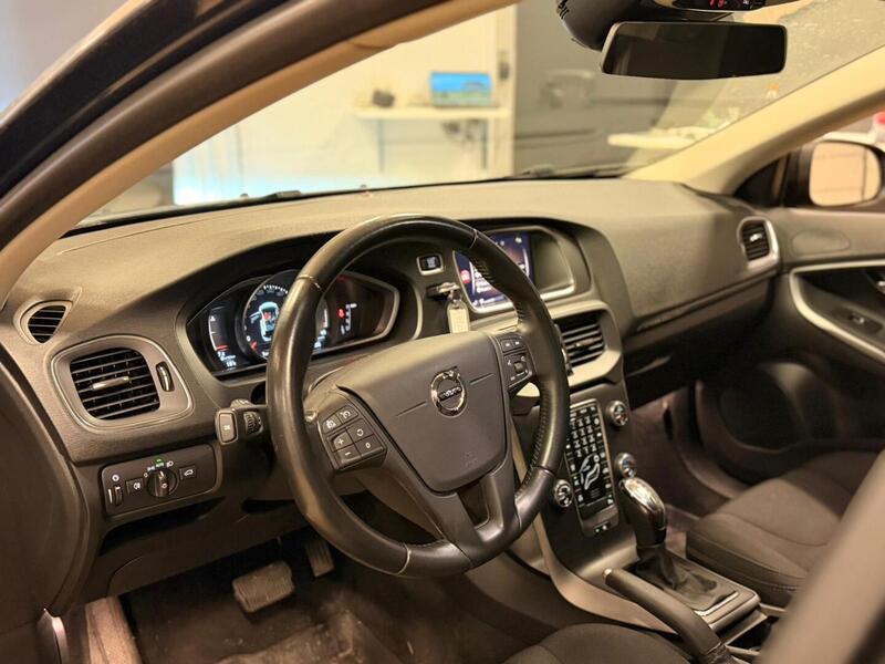 Volvo V40 Cross Country vaihtoauto
