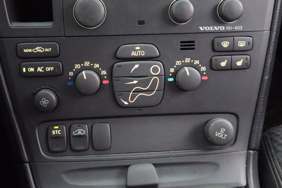 Volvo V70 vaihtoauto