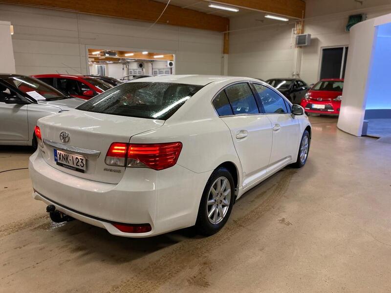 Toyota Avensis vaihtoauto