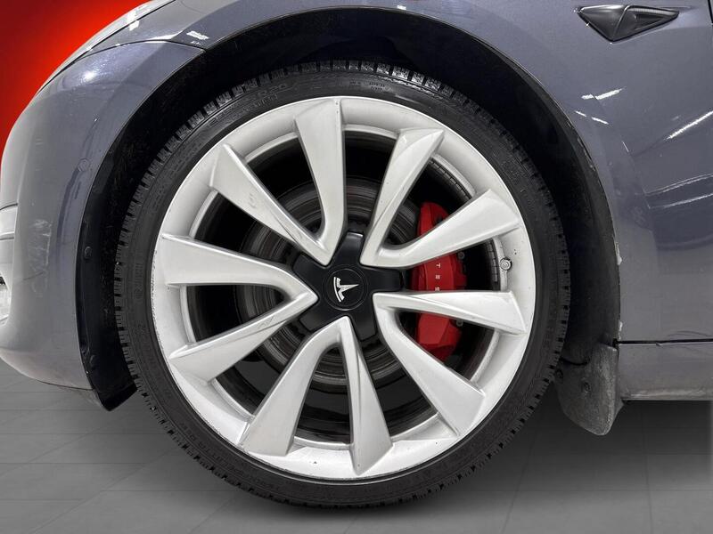 Tesla Model 3 vaihtoauto