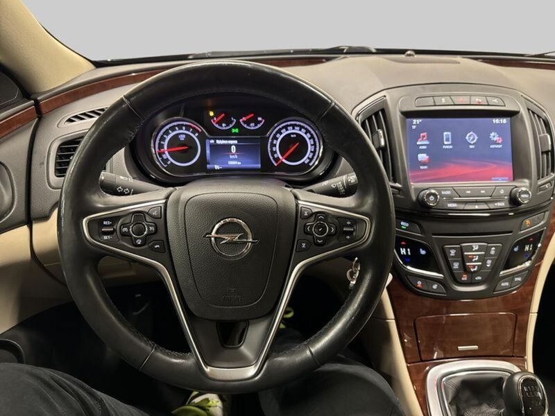 Opel Insignia vaihtoauto