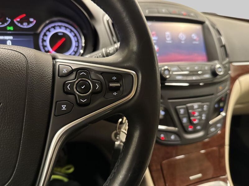 Opel Insignia vaihtoauto