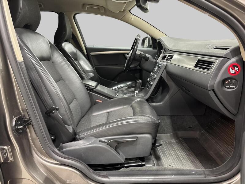 Volvo V70 vaihtoauto