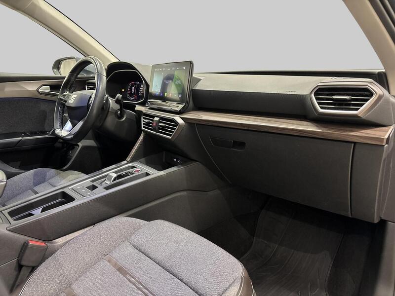 SEAT Leon Sportstourer vaihtoauto