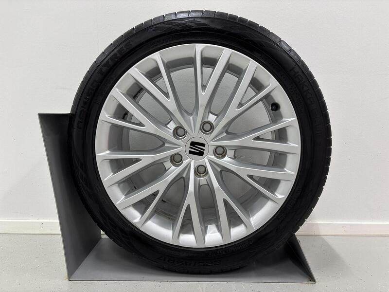 SEAT Leon Sportstourer vaihtoauto